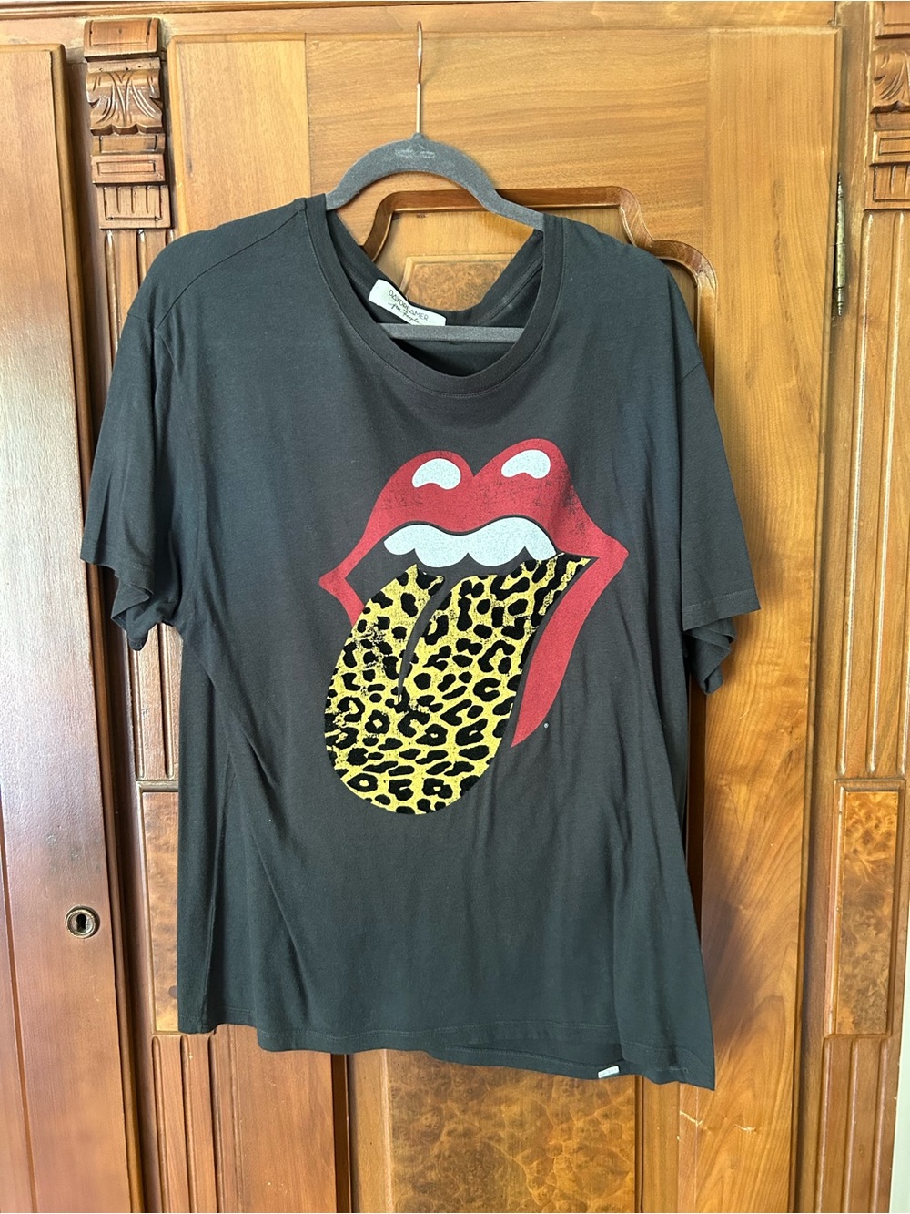 Daydreamer Black Tee with Red Lips & Yellow Leopard Tongue